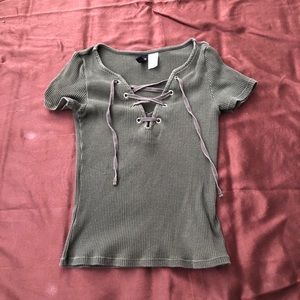 Divided H&M army green tee